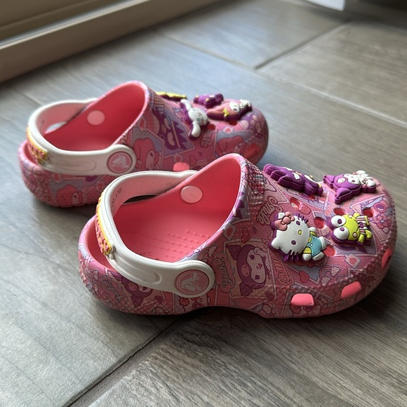 Crocs Child Classic Hello Kitty Clog, size C9, pink - Picture 4 of 5